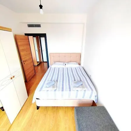 Havuzlu Luks Sitede 1+1 Daire Apartman