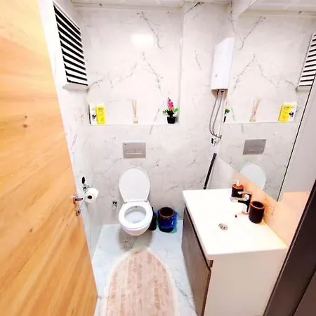 Havuzlu Luks Sitede 1+1 Daire * Antalya